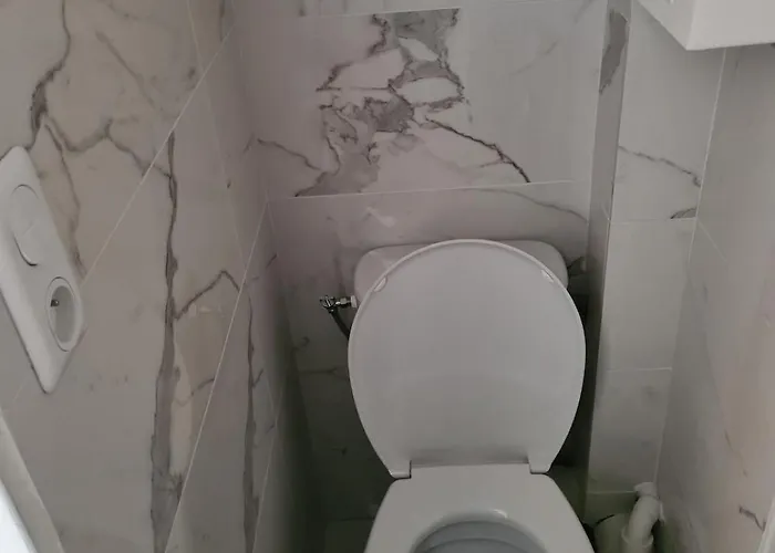 With Confortable Bed Paris